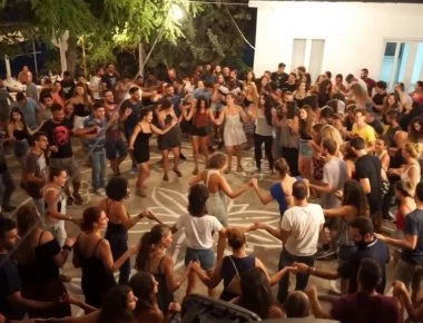 Τα πανηγύρια της Κέρκυρας είναι διήμερα και τελειώνουν μόνο όταν χαράξει